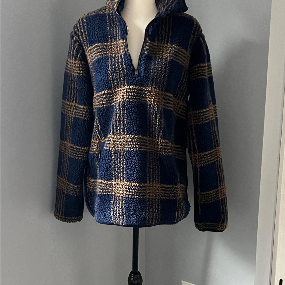 NWOTPlaid Fleece pullover Jacket in Navy and Brown